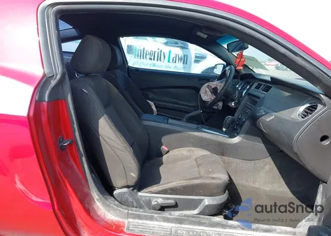 2013 Ford Mustang V6 z USA, uszkodzony, nr VIN 1ZVBP8AM9D5215953